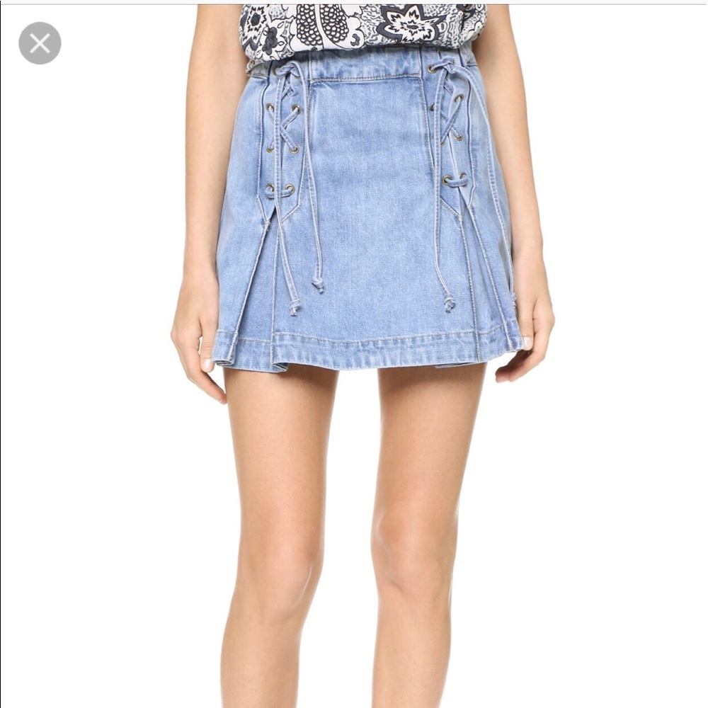 Pleated lace-up denim skirt